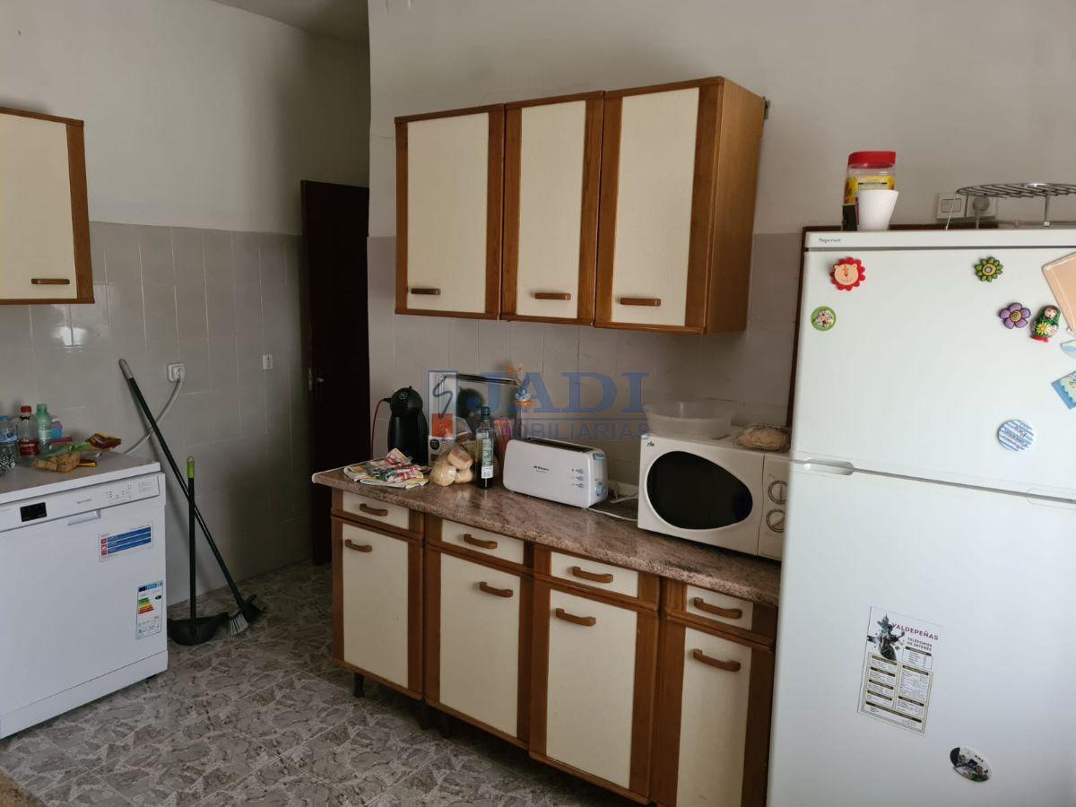 For sale of house in Valdepeñas