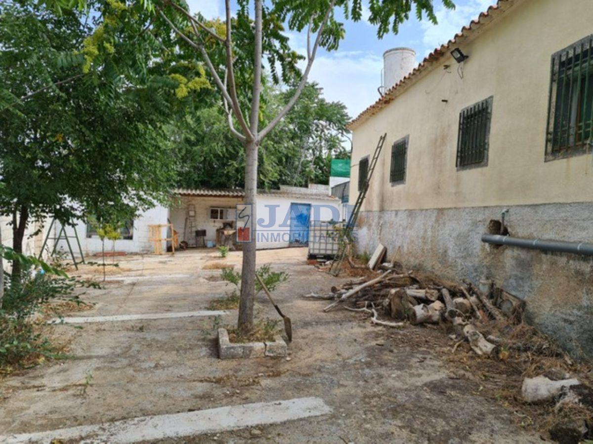 For sale of house in Valdepeñas