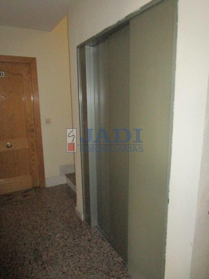 For sale of flat in Valdepeñas