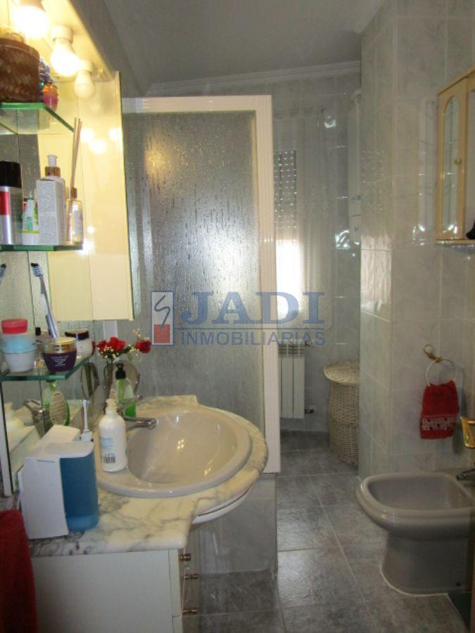 For sale of flat in Valdepeñas