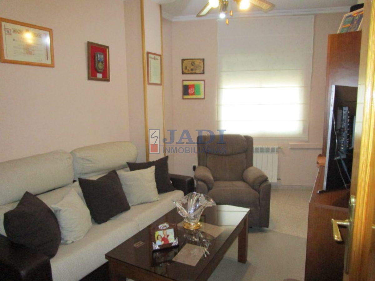 For sale of flat in Valdepeñas