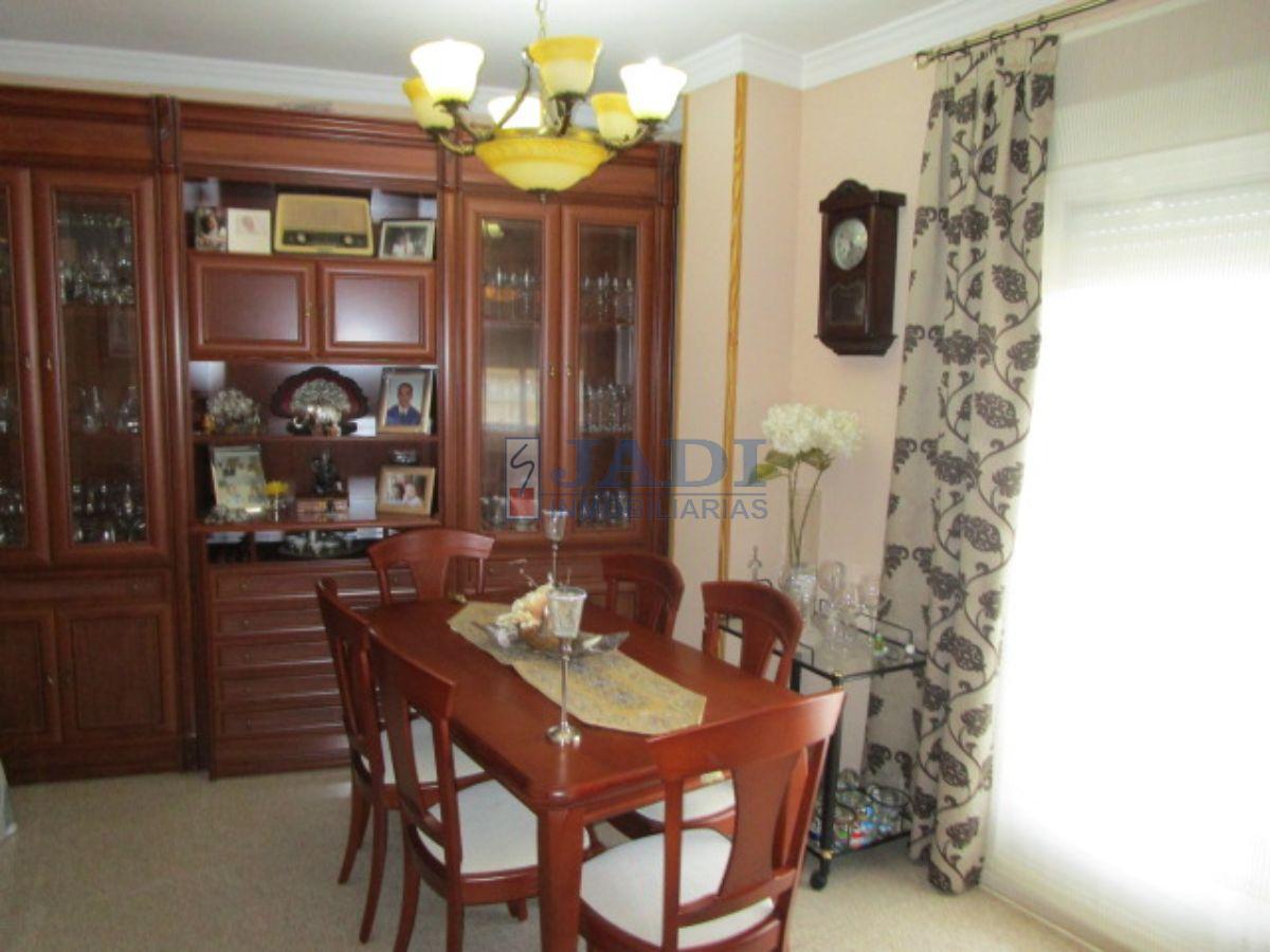 For sale of flat in Valdepeñas