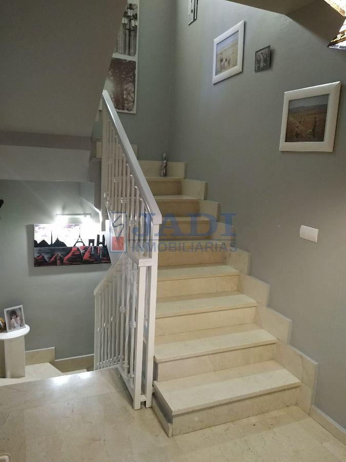For sale of house in Valdepeñas