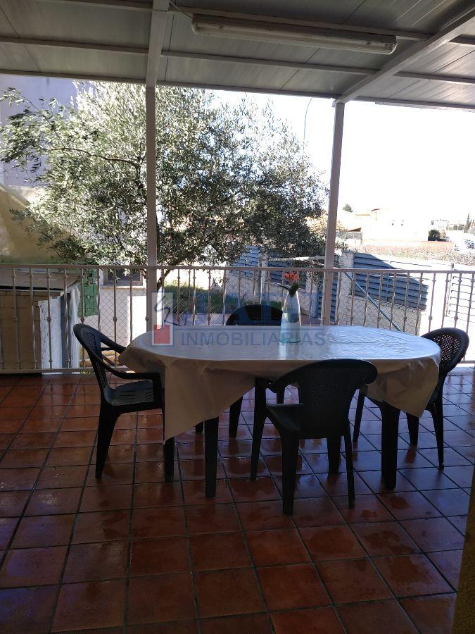 For sale of house in Valdepeñas