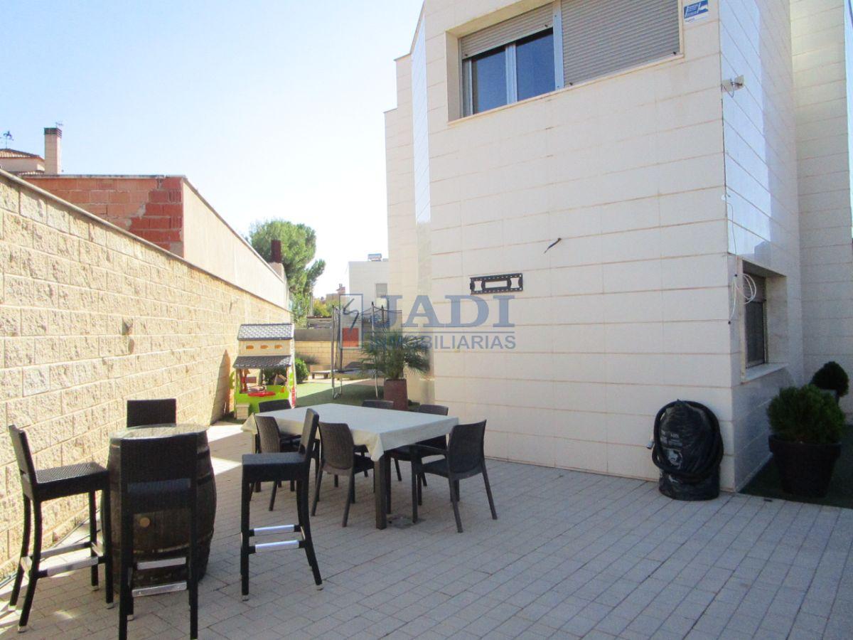 For sale of house in Valdepeñas