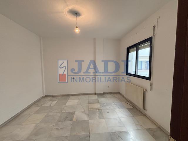 For rent of flat in Valdepeñas