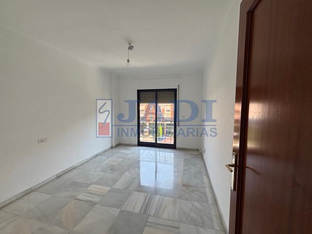 For rent of flat in Valdepeñas