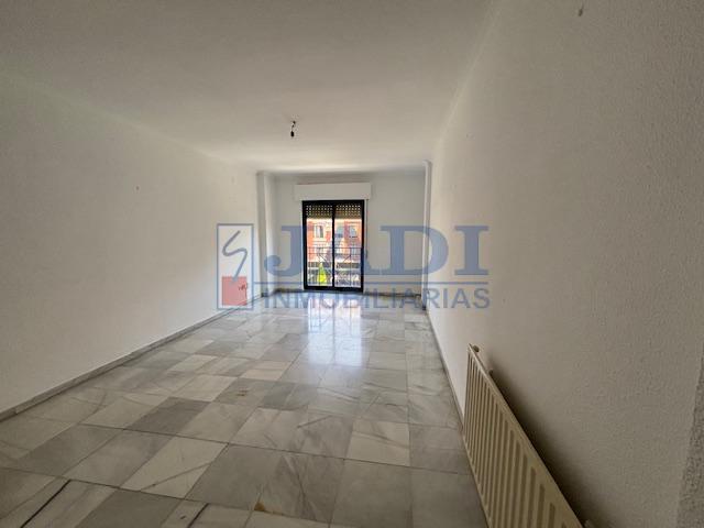For rent of flat in Valdepeñas