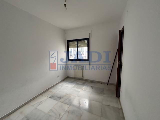 For rent of flat in Valdepeñas