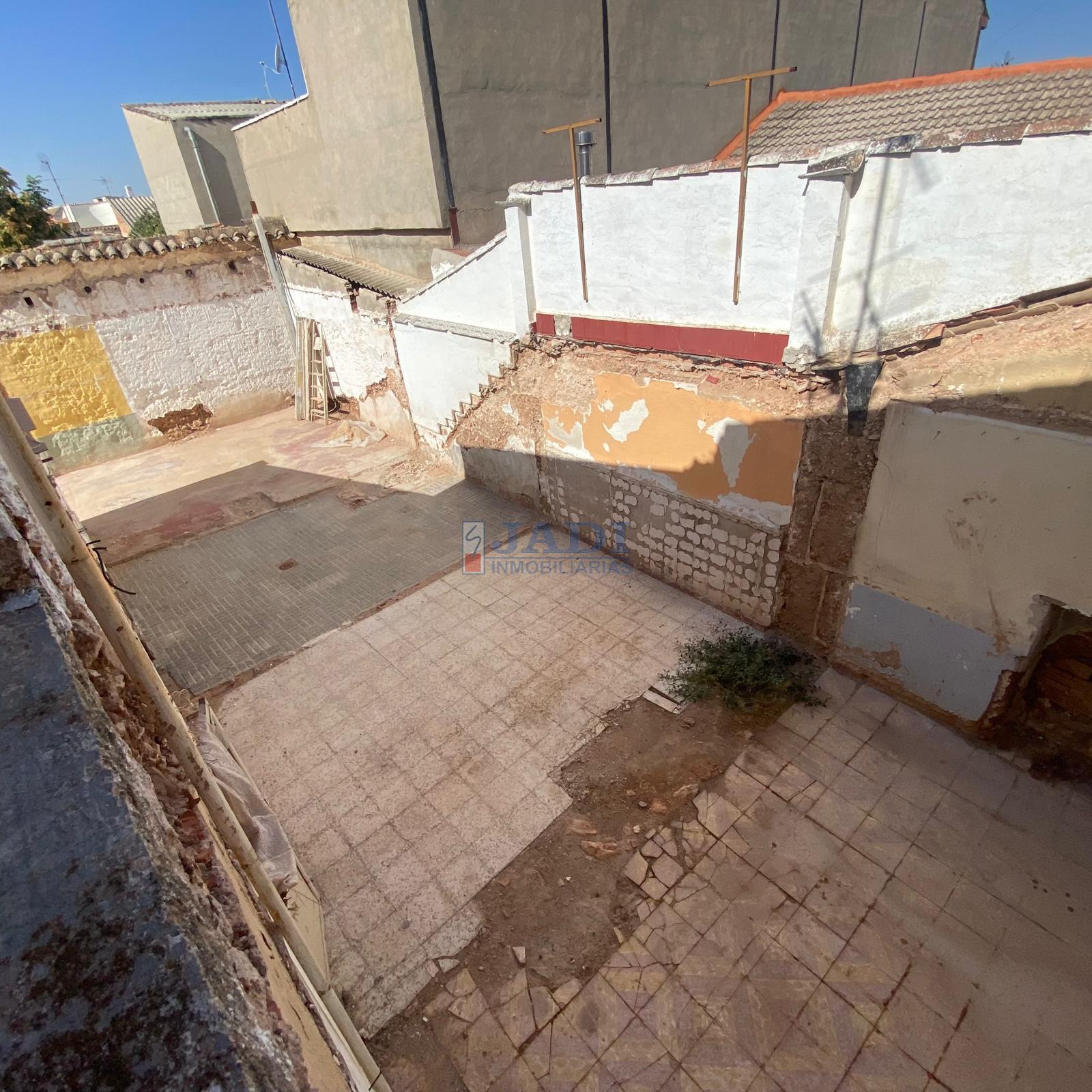 Venta de casa en Valdepeñas