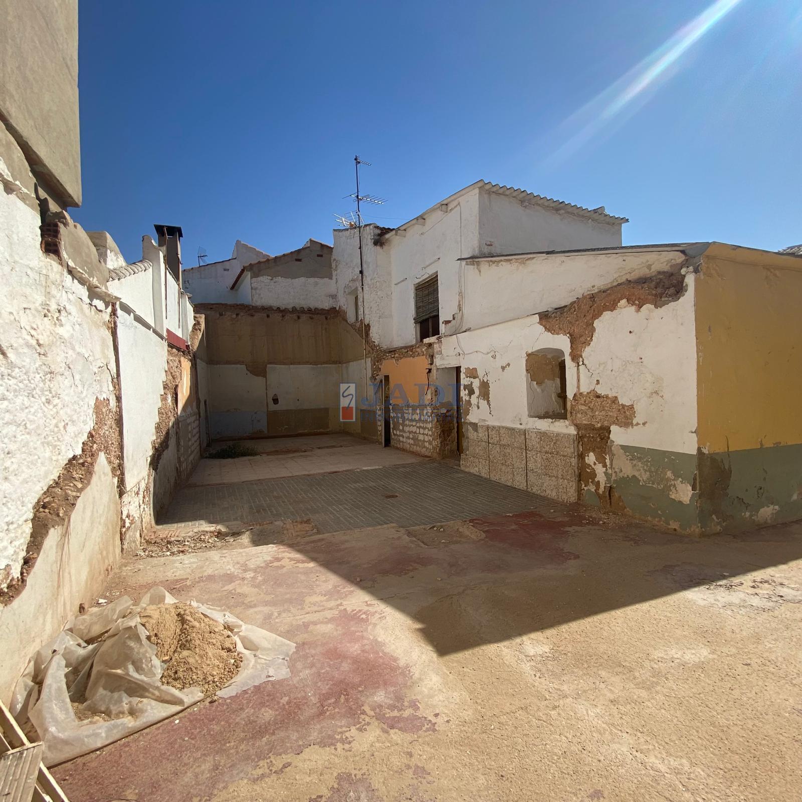 Venta de casa en Valdepeñas
