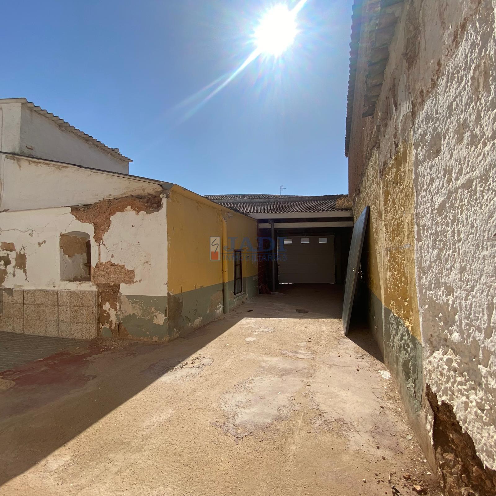 Venta de casa en Valdepeñas
