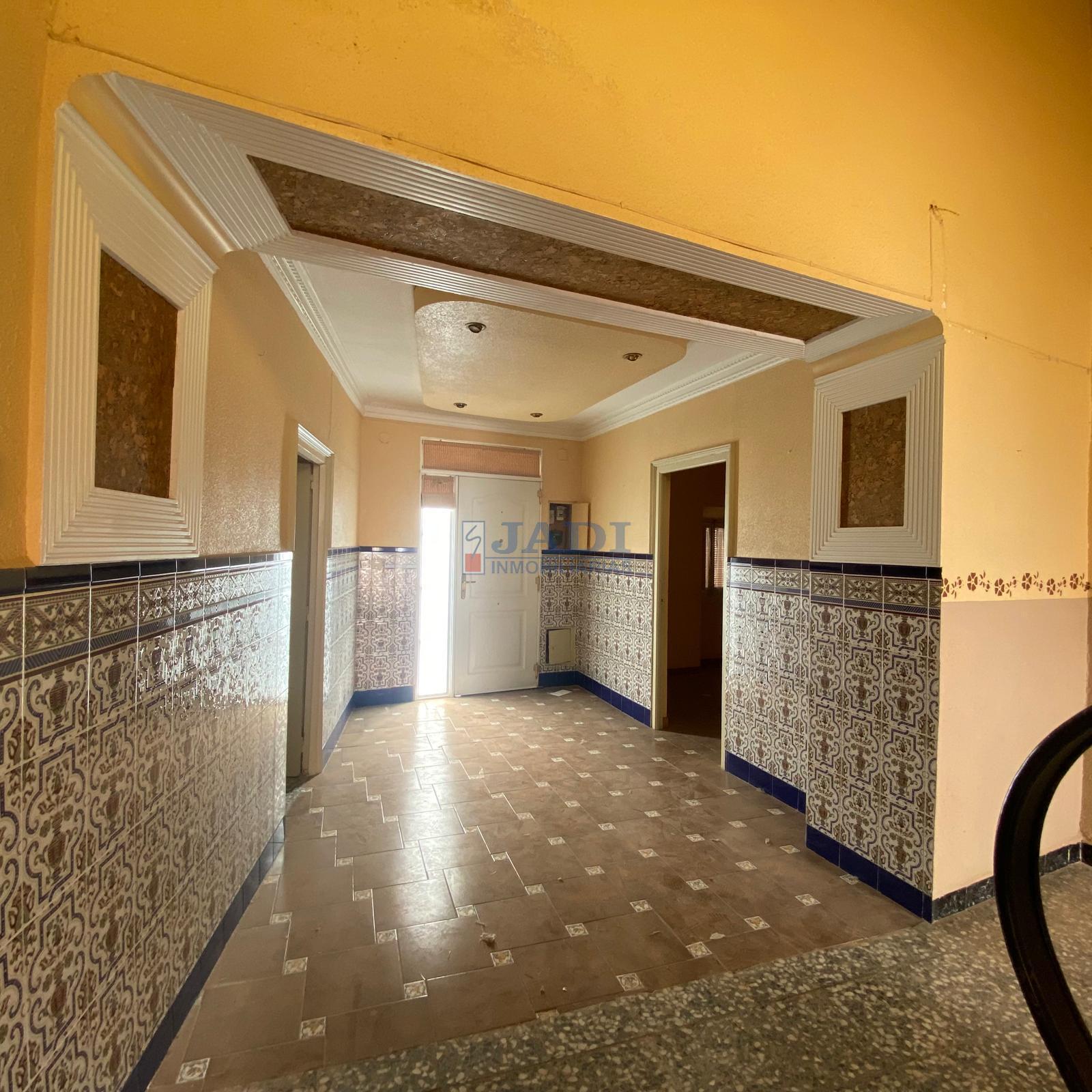 Venta de casa en Valdepeñas