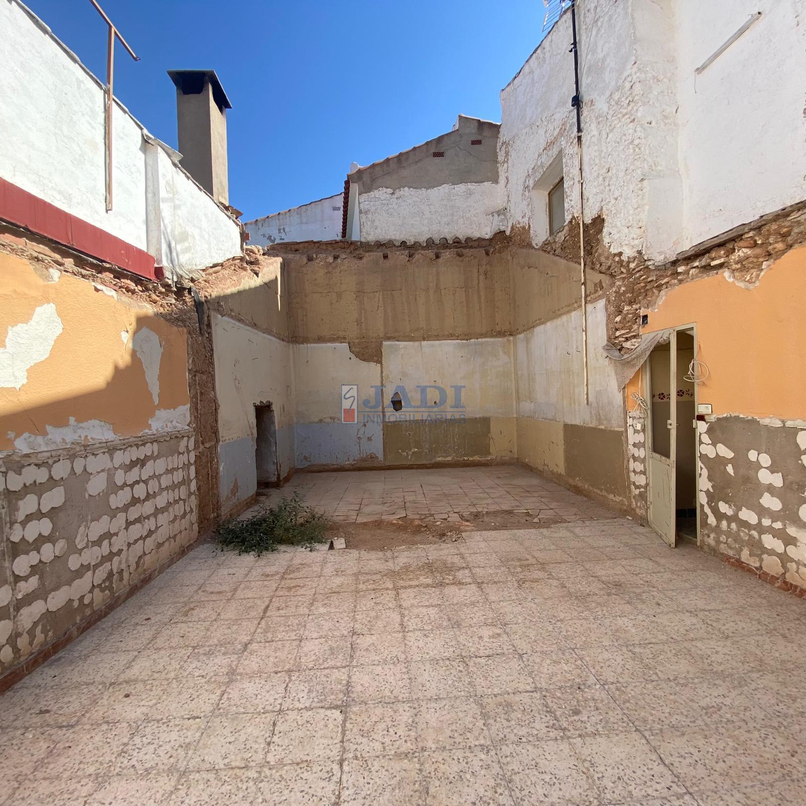 Venta de casa en Valdepeñas