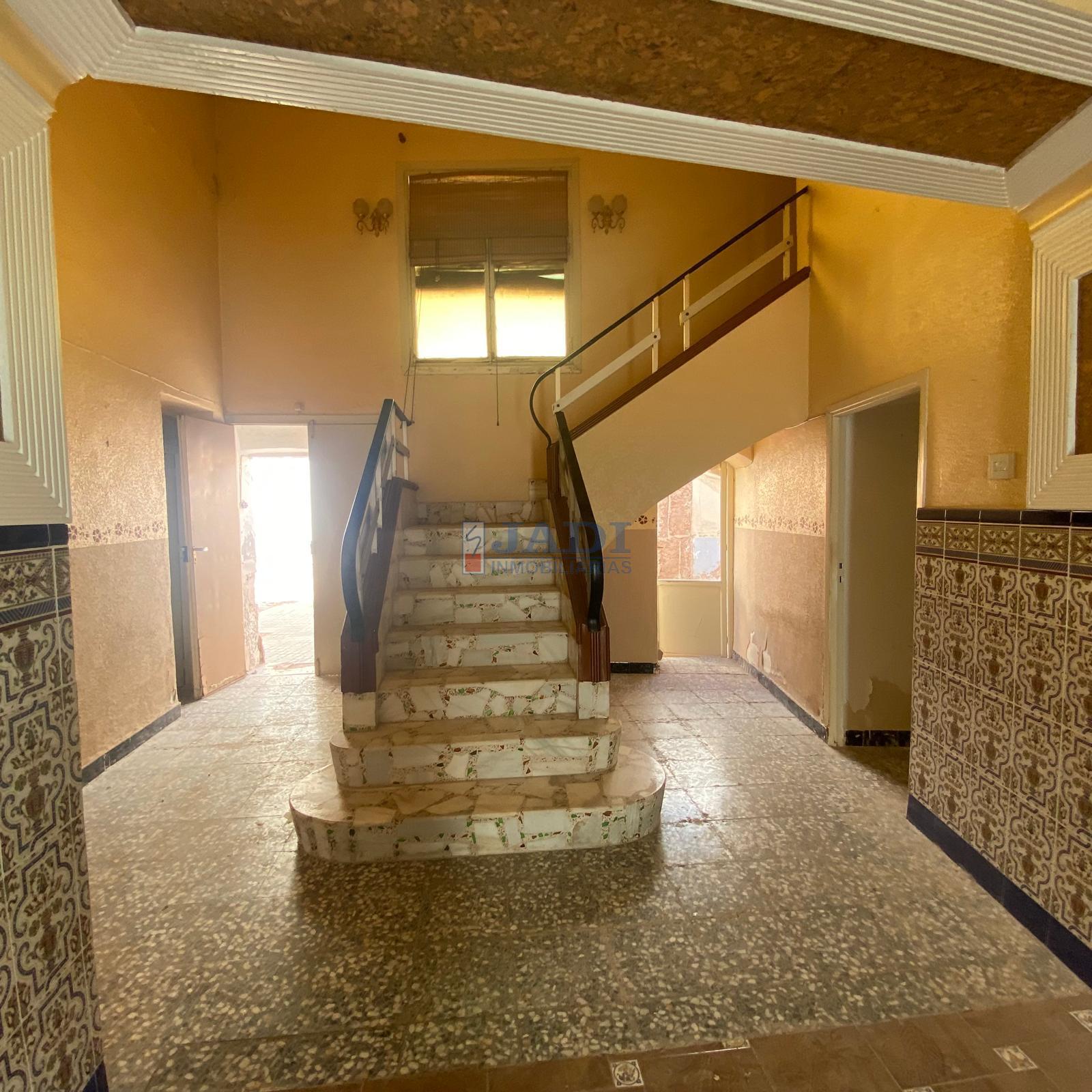 Venta de casa en Valdepeñas