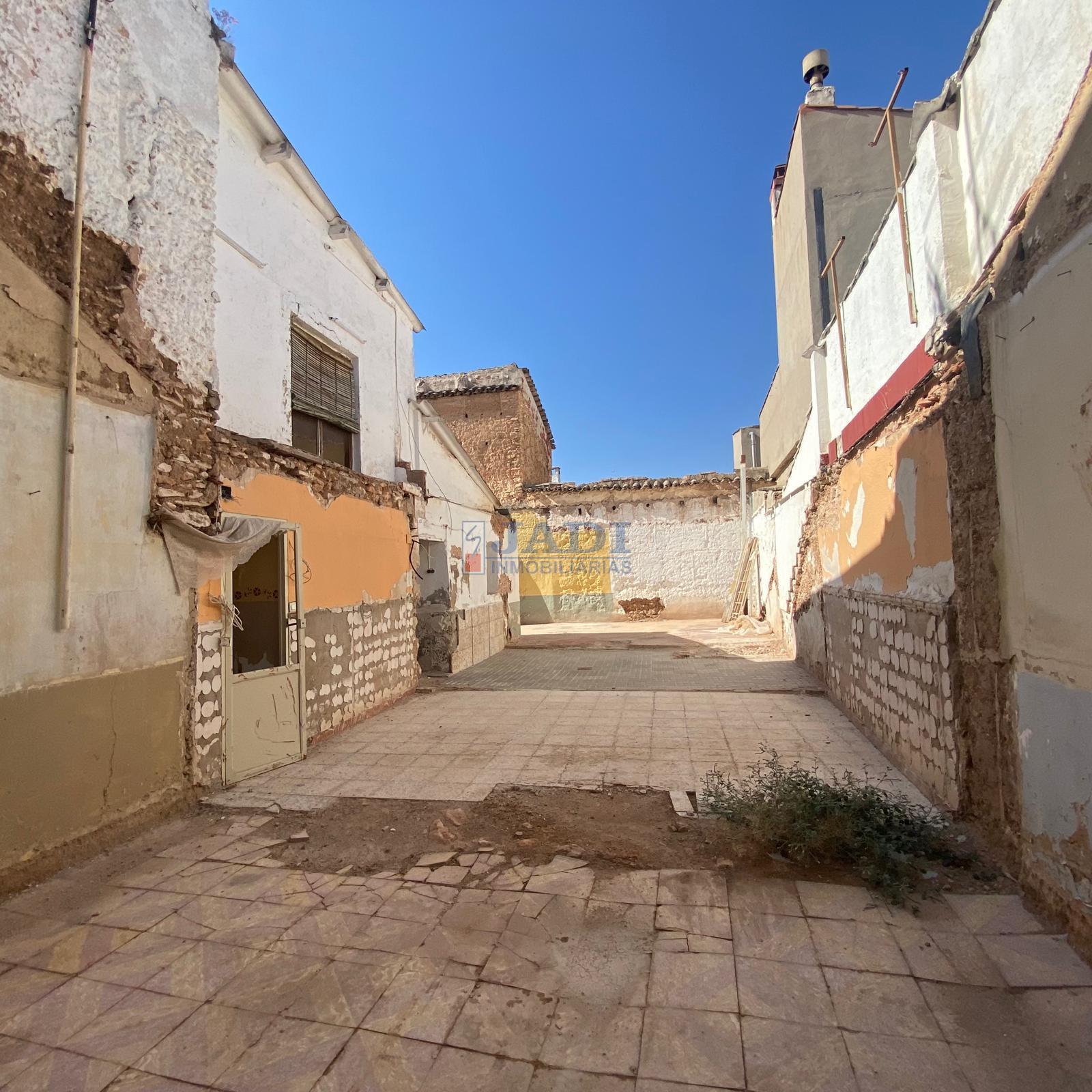 Venta de casa en Valdepeñas