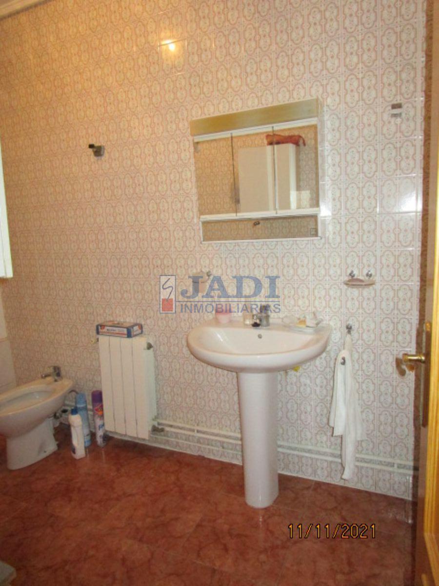 For sale of house in Valdepeñas