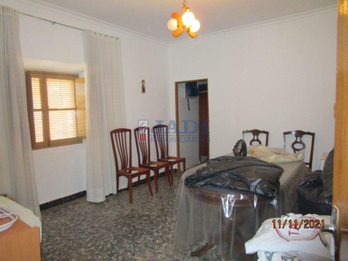 For sale of house in Valdepeñas