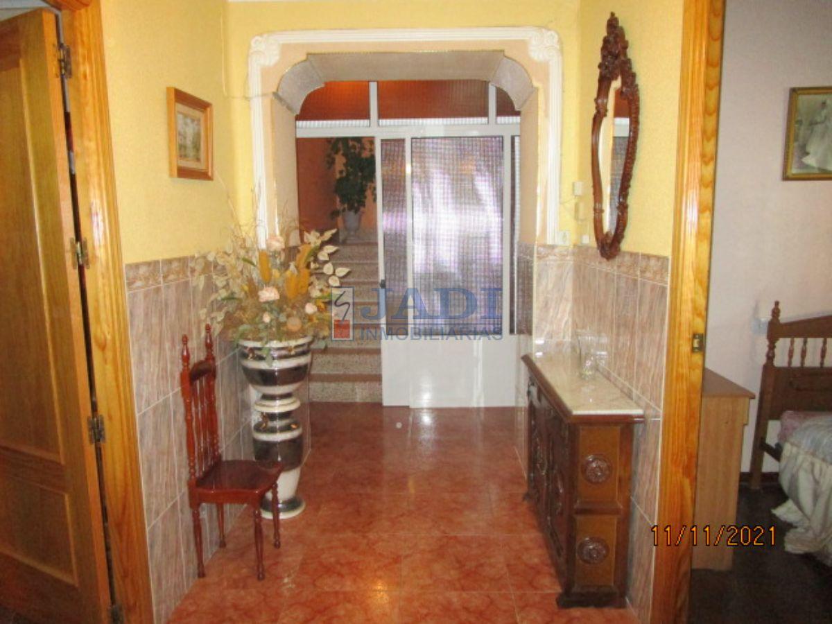 For sale of house in Valdepeñas