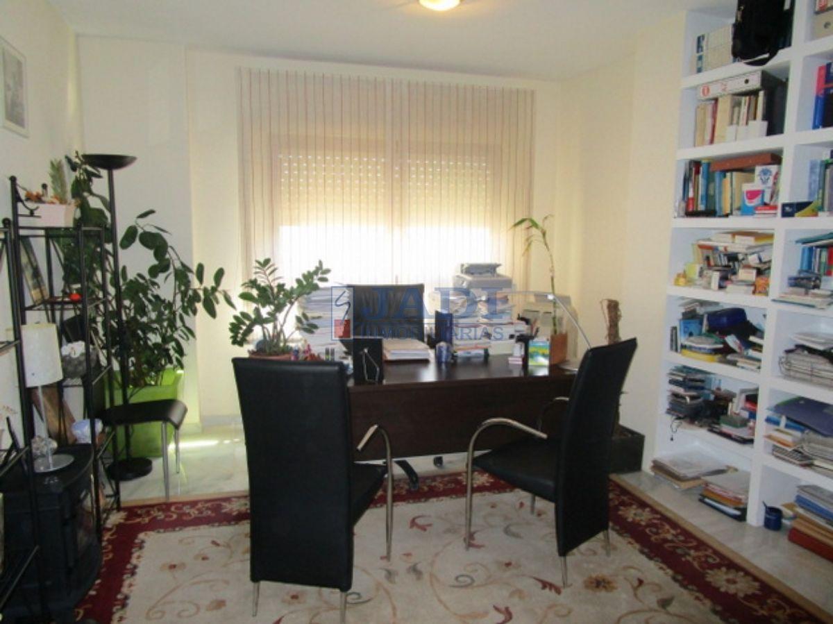 For sale of apartment in Valdepeñas
