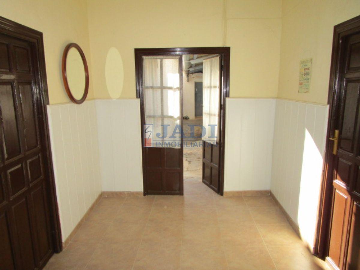 For sale of house in Valdepeñas