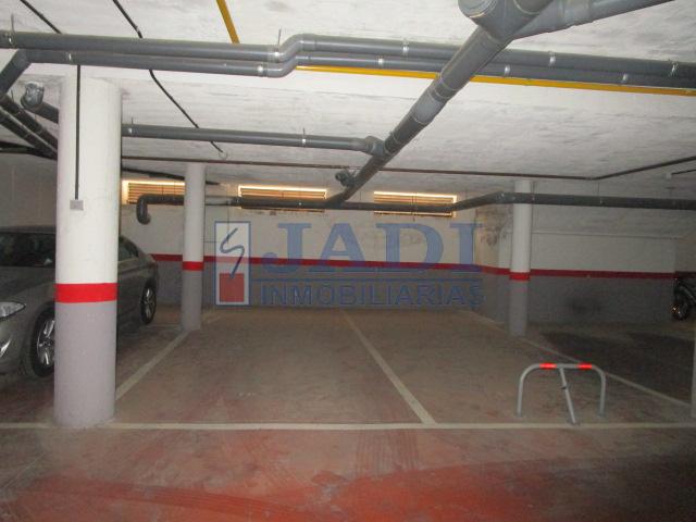 For sale of garage in Valdepeñas