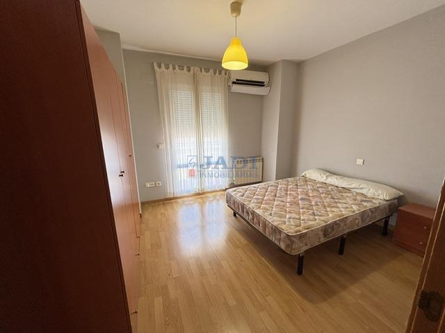 For rent of penthouse in Valdepeñas