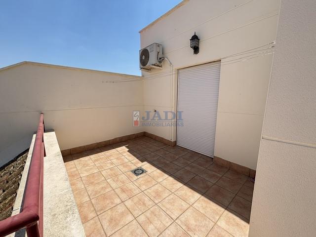 For rent of penthouse in Valdepeñas