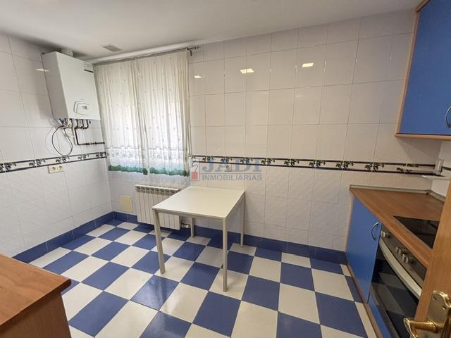 For rent of penthouse in Valdepeñas