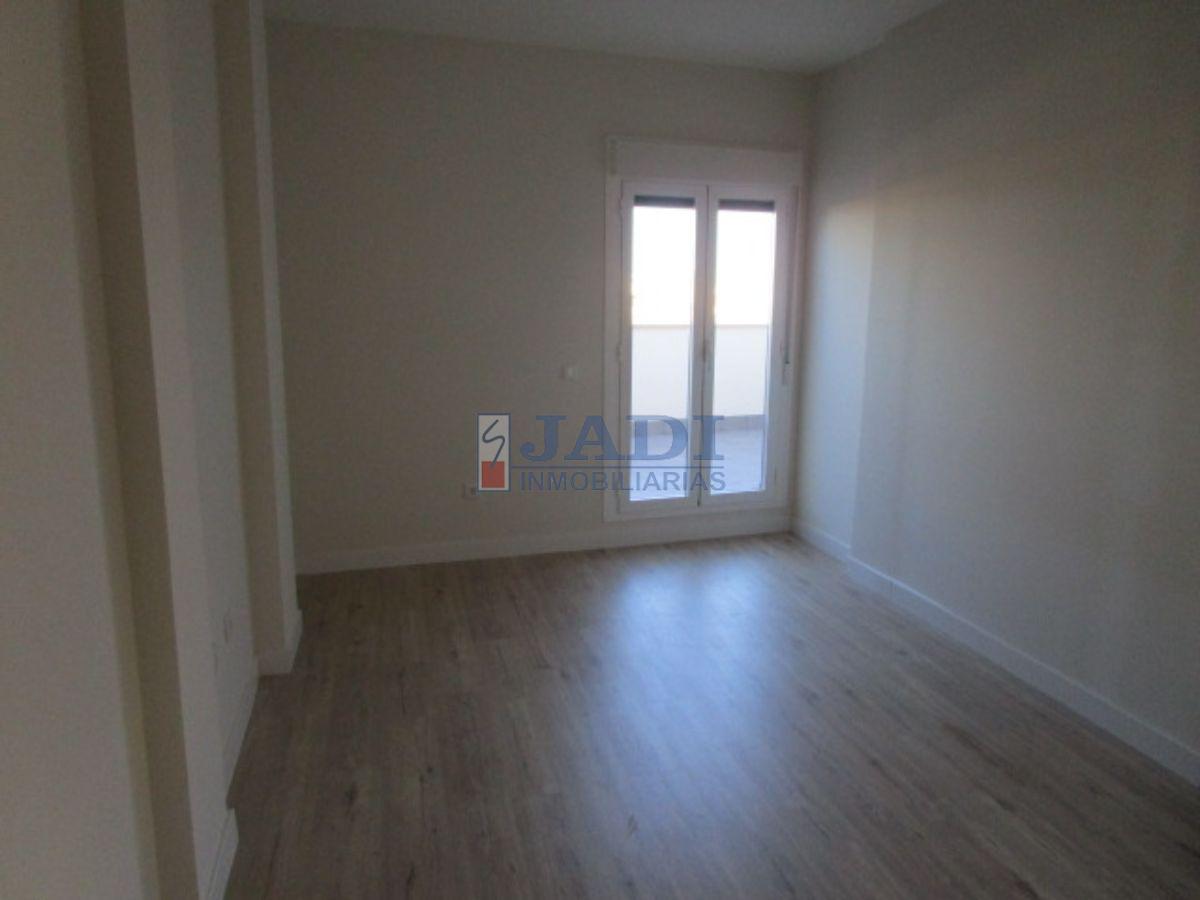 For sale of penthouse in Valdepeñas