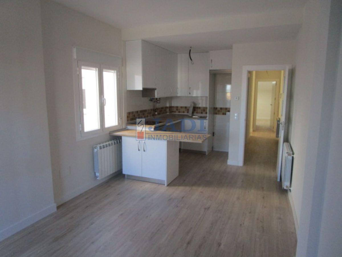 For sale of penthouse in Valdepeñas