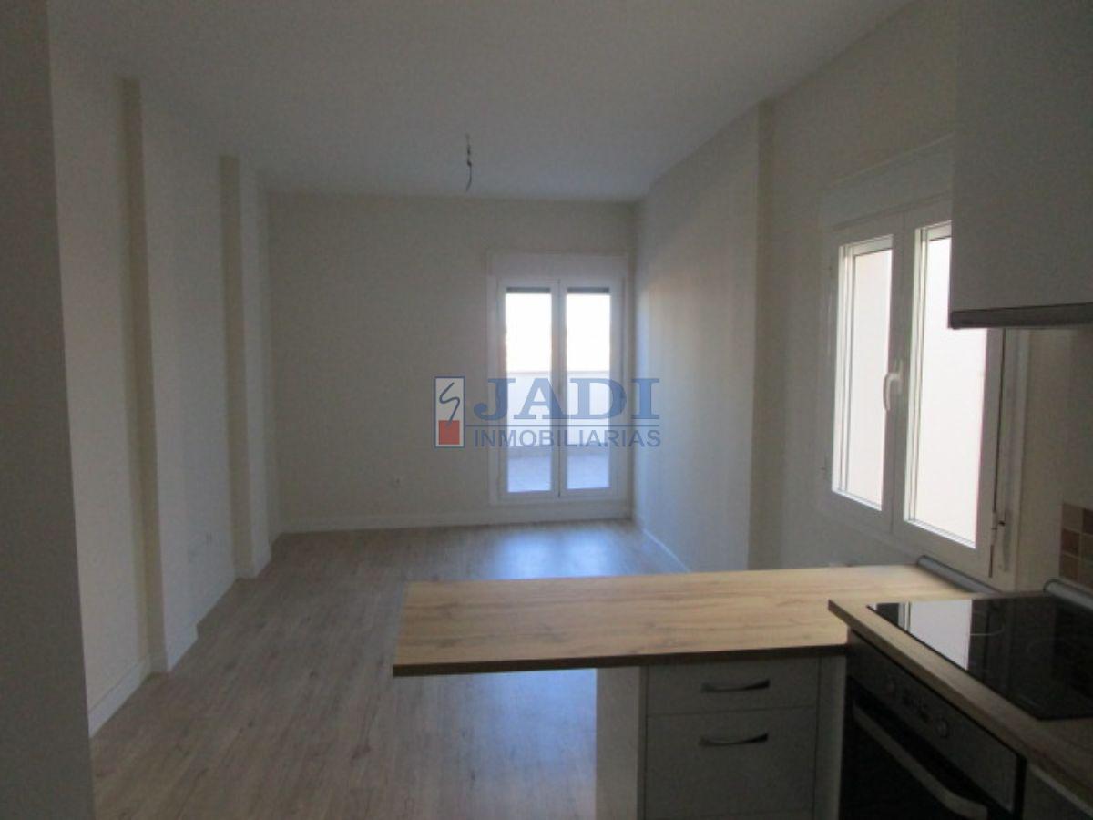 For sale of penthouse in Valdepeñas