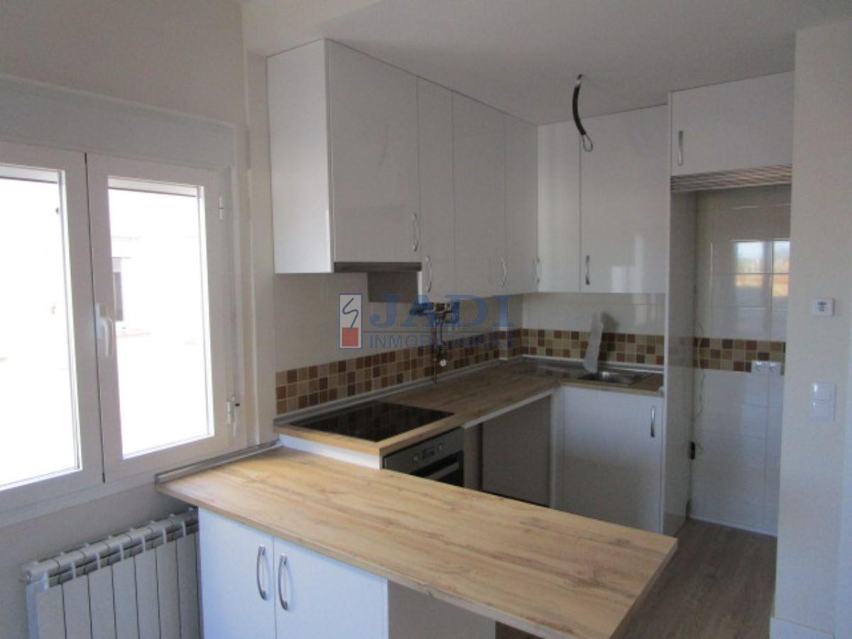 For sale of penthouse in Valdepeñas
