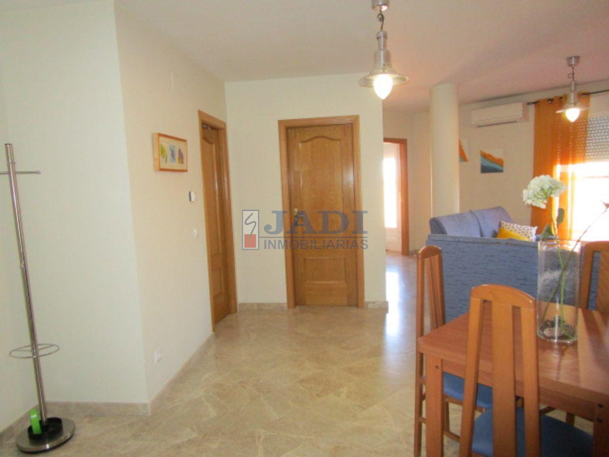 For rent of penthouse in Valdepeñas