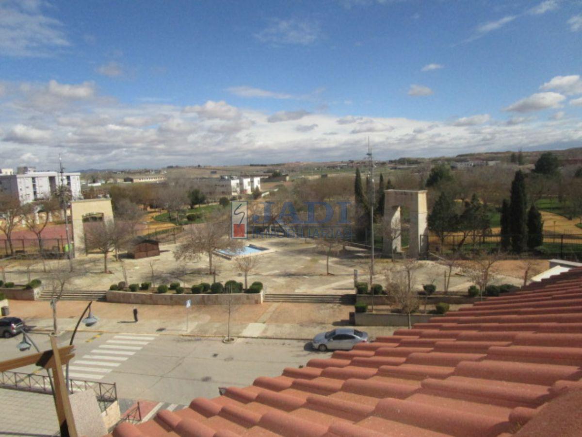 For rent of penthouse in Valdepeñas