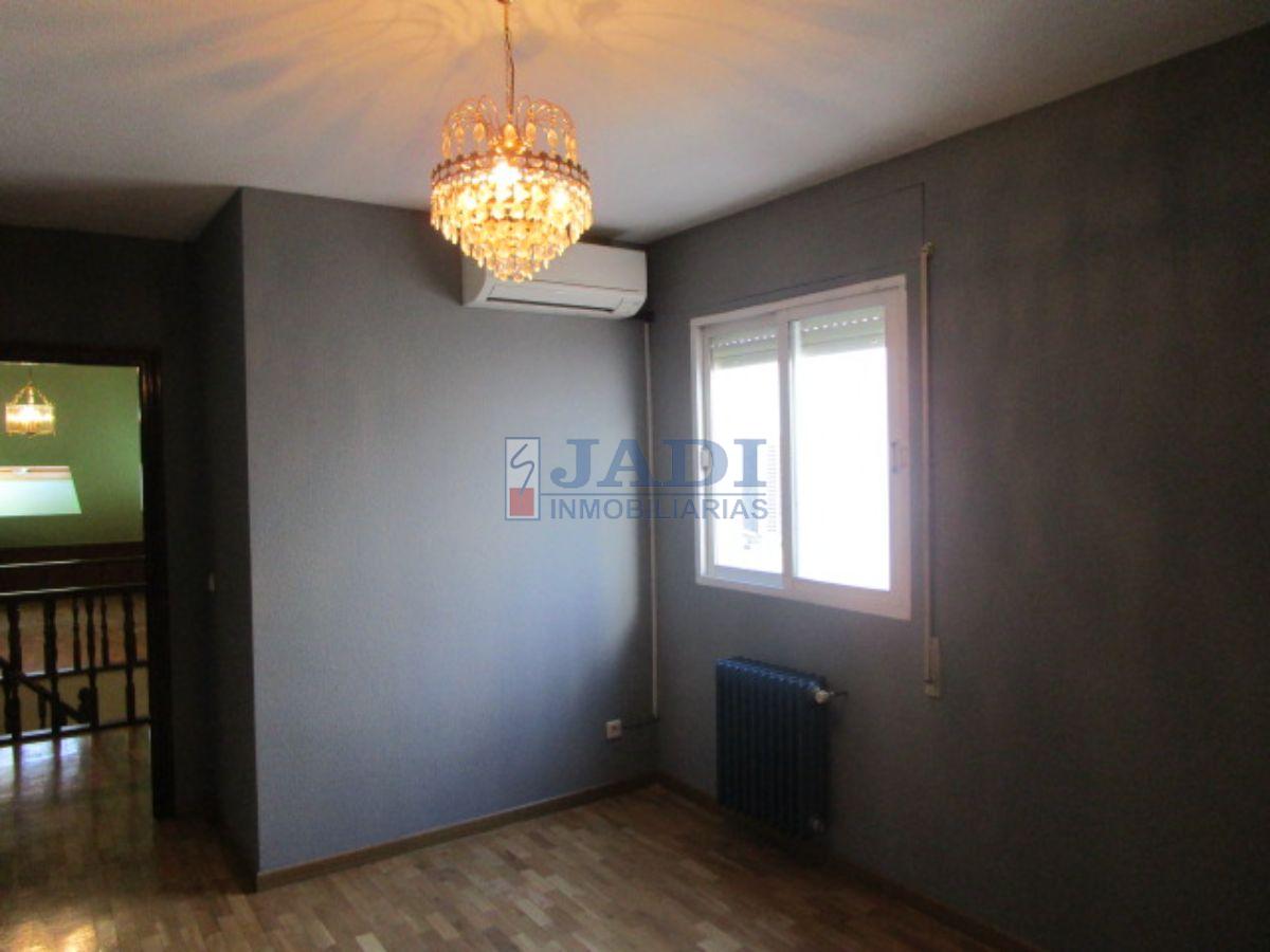 For sale of flat in Valdepeñas