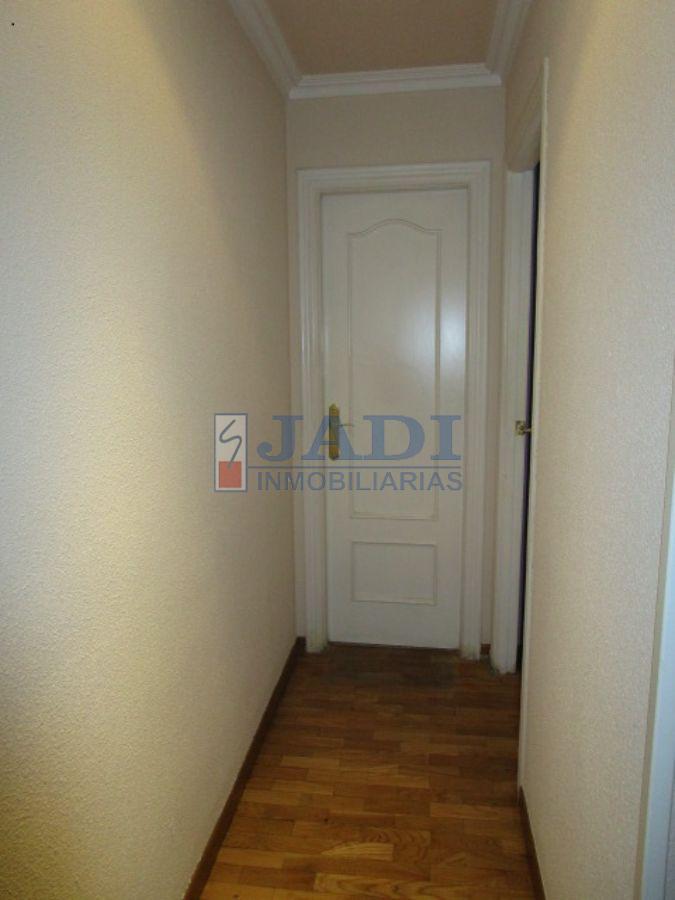 For sale of flat in Valdepeñas