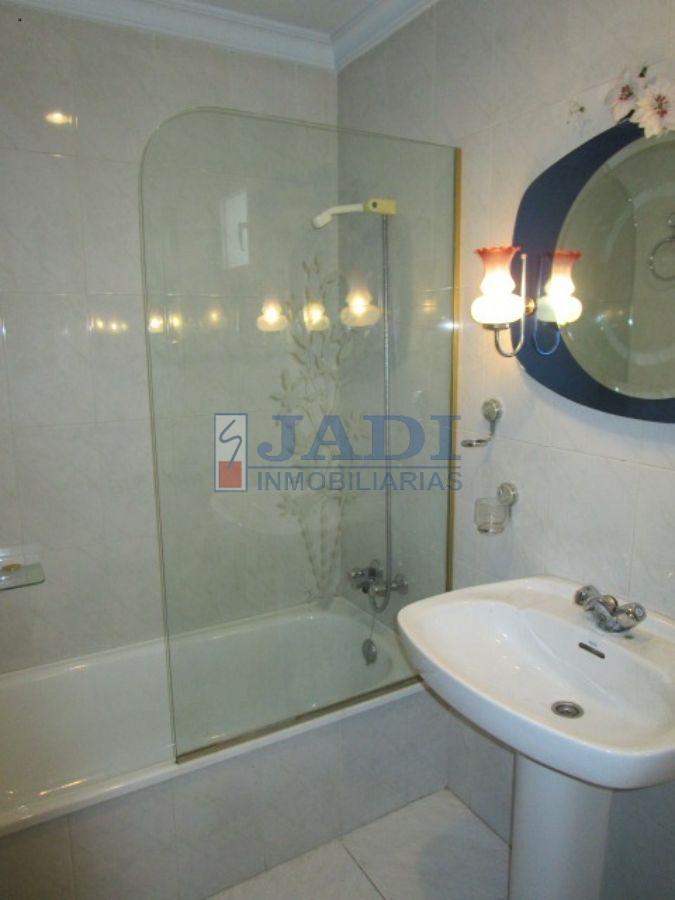 For sale of flat in Valdepeñas