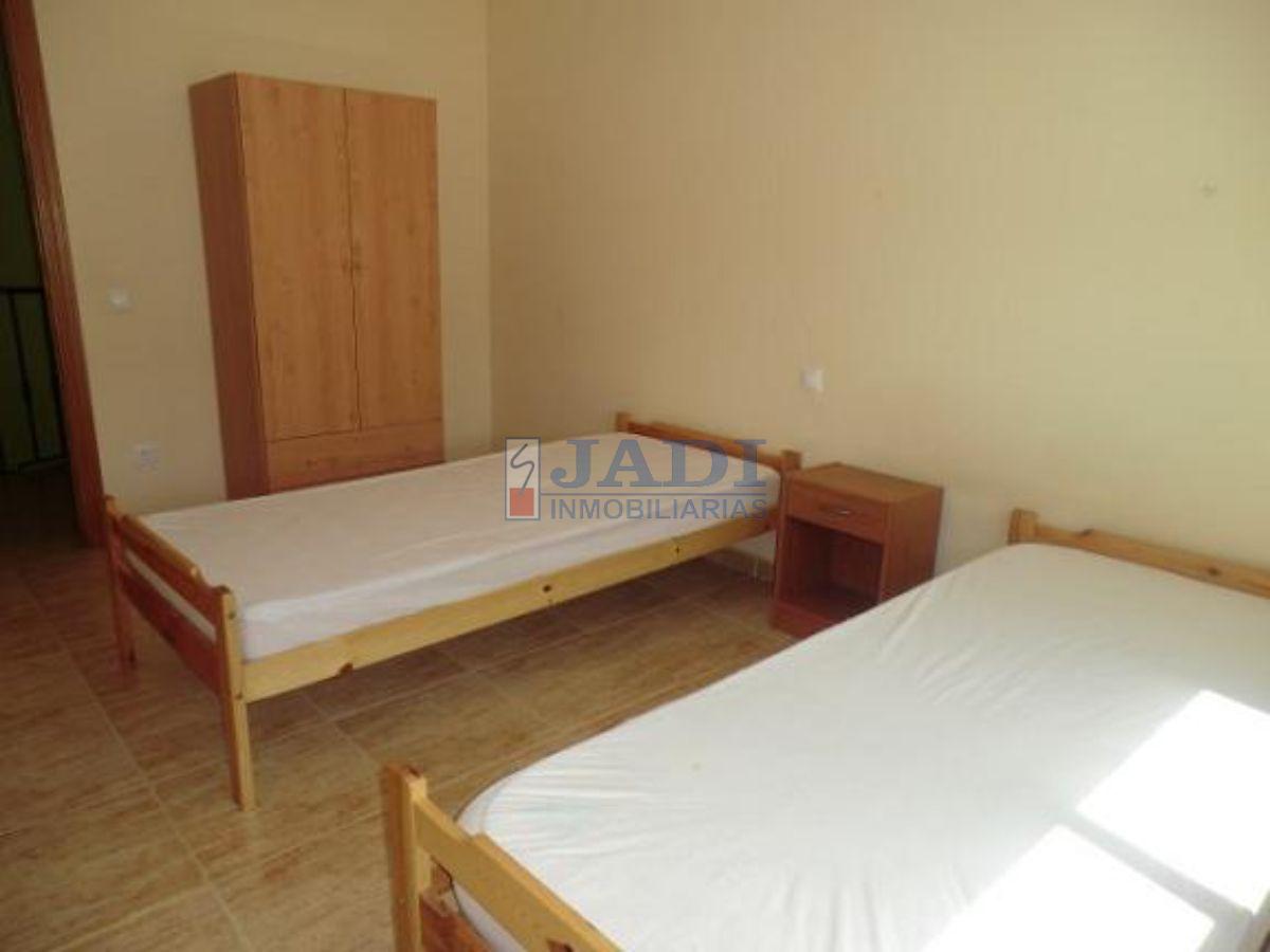 For sale of penthouse in Valdepeñas