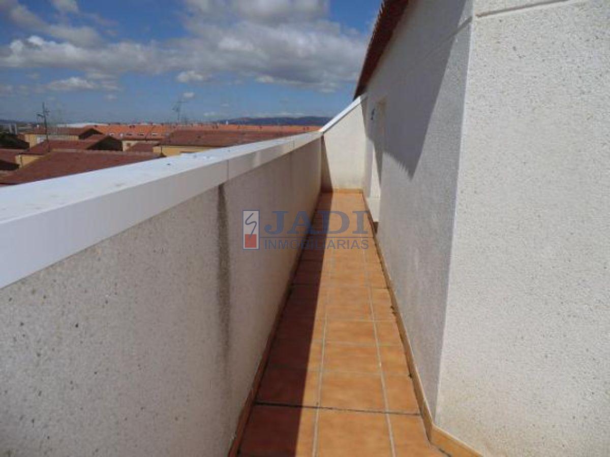 For sale of penthouse in Valdepeñas