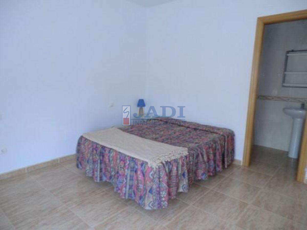 For sale of penthouse in Valdepeñas