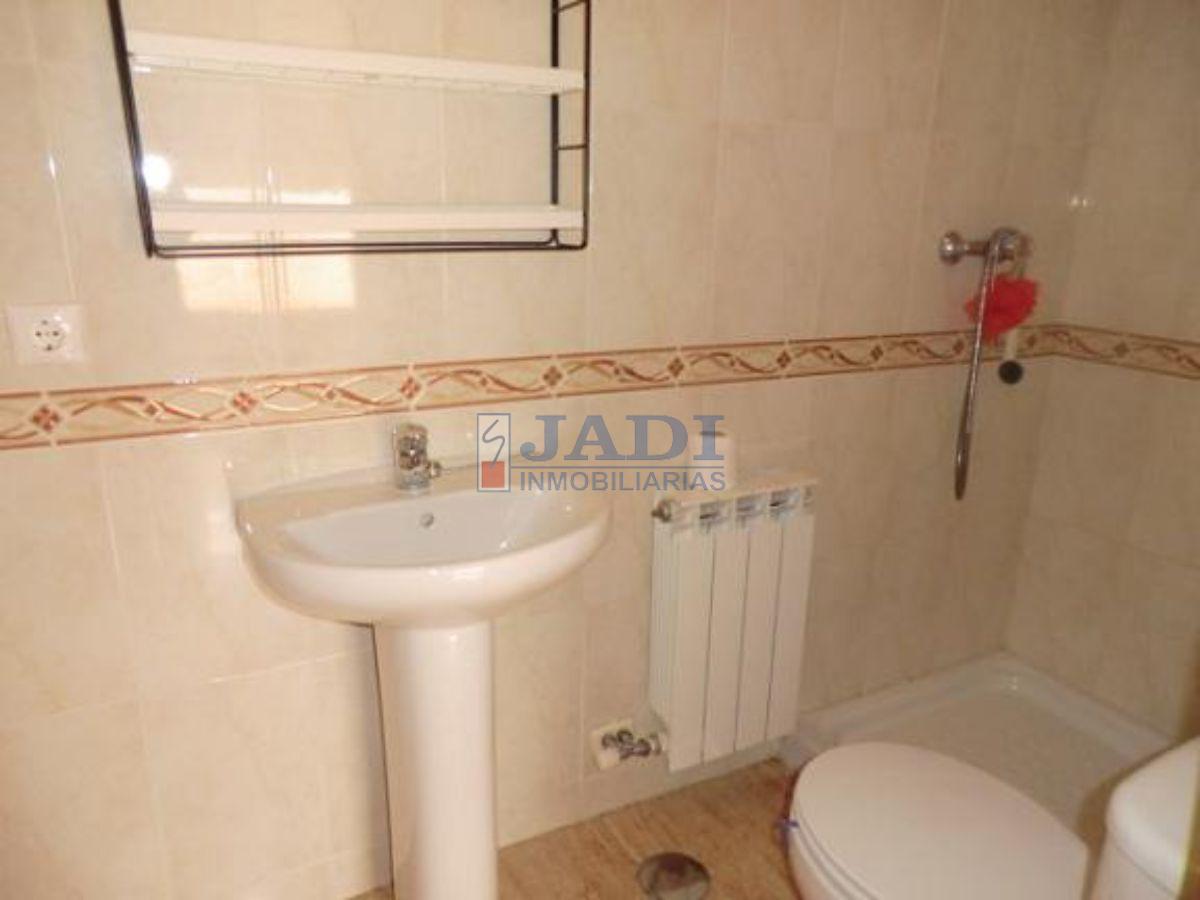 For sale of penthouse in Valdepeñas