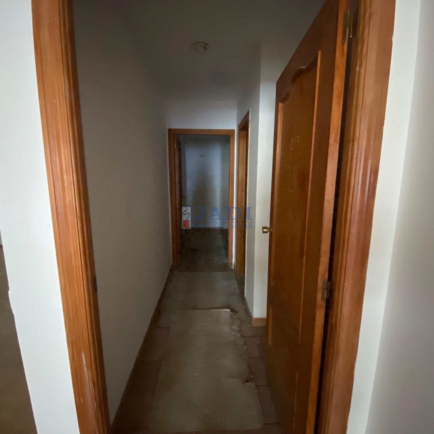 For rent of commercial in Valdepeñas