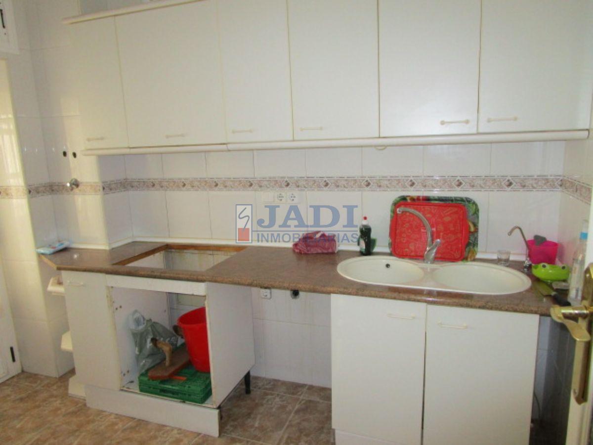 For sale of flat in Valdepeñas