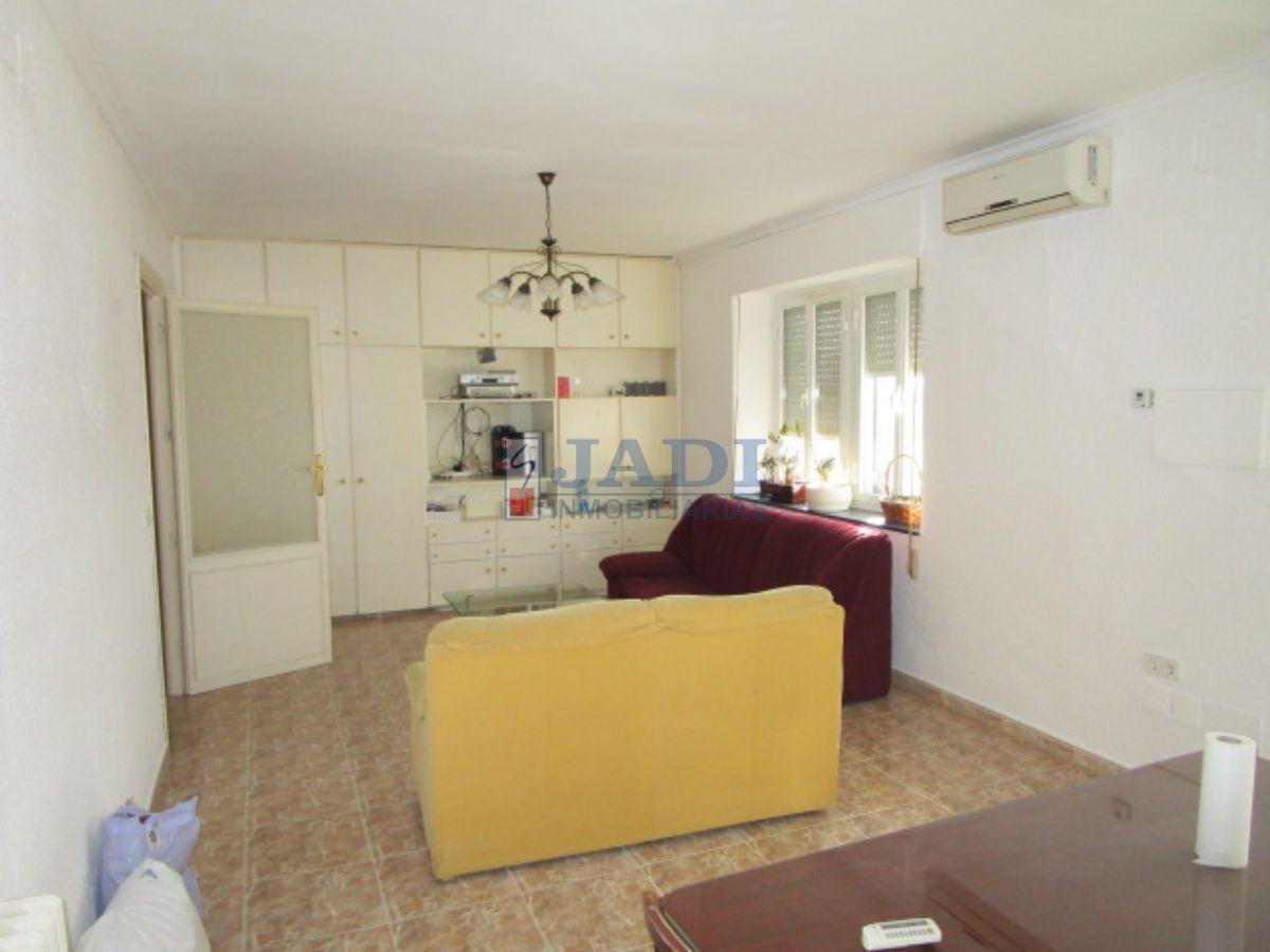 For sale of flat in Valdepeñas