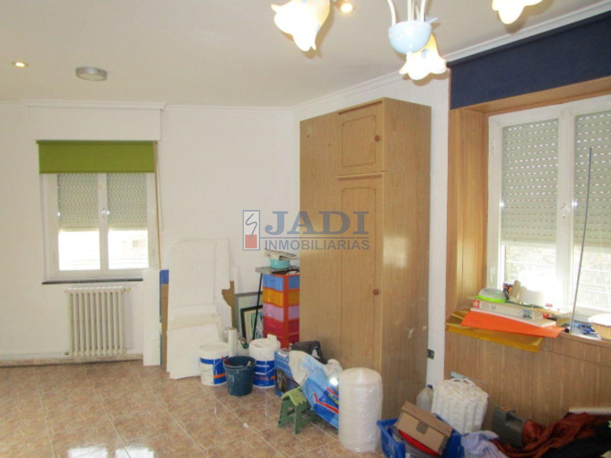 For sale of flat in Valdepeñas