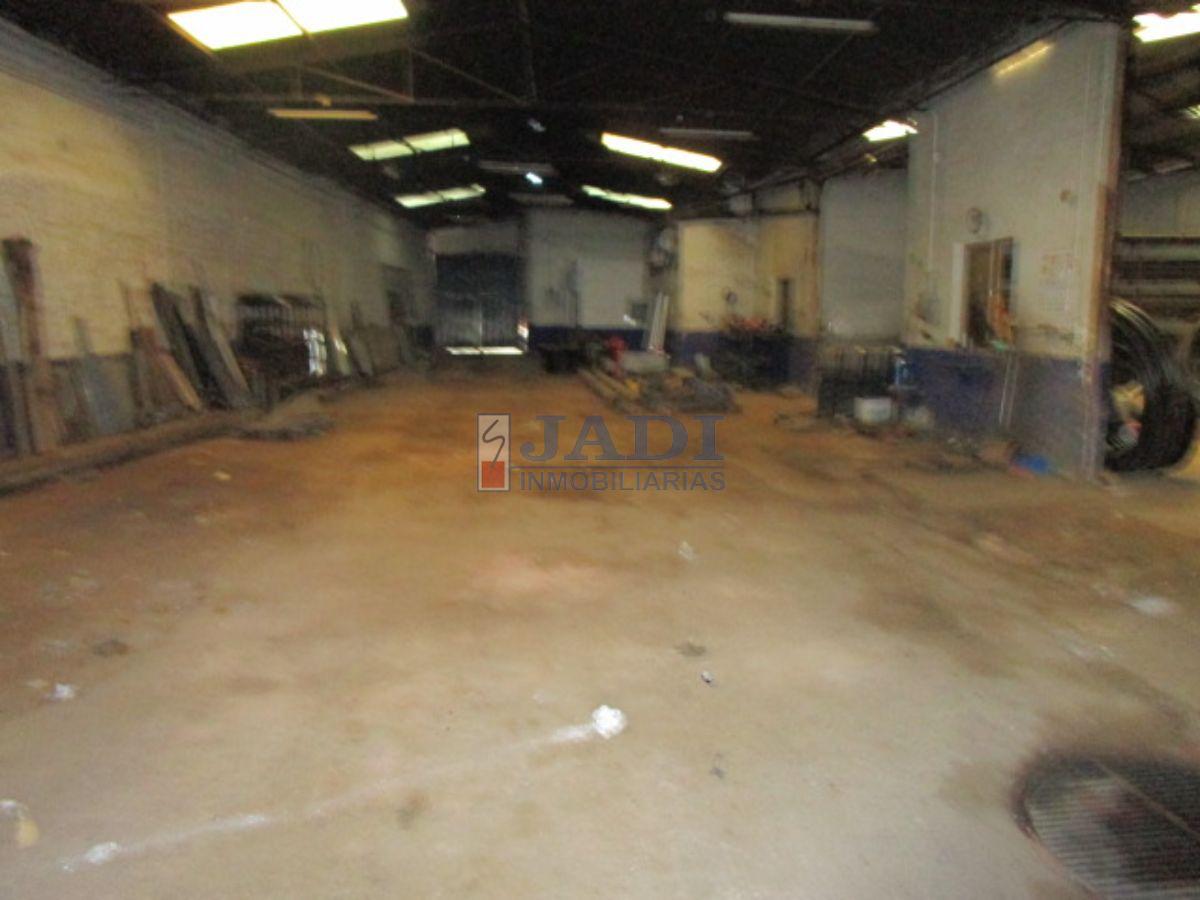 For sale of industrial plant/warehouse in Valdepeñas