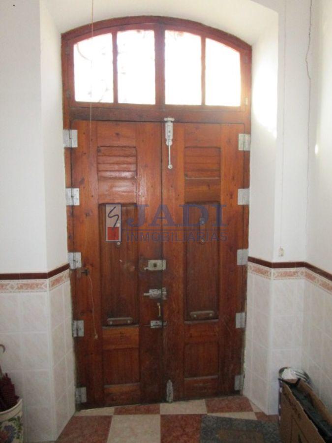 For sale of house in Valdepeñas