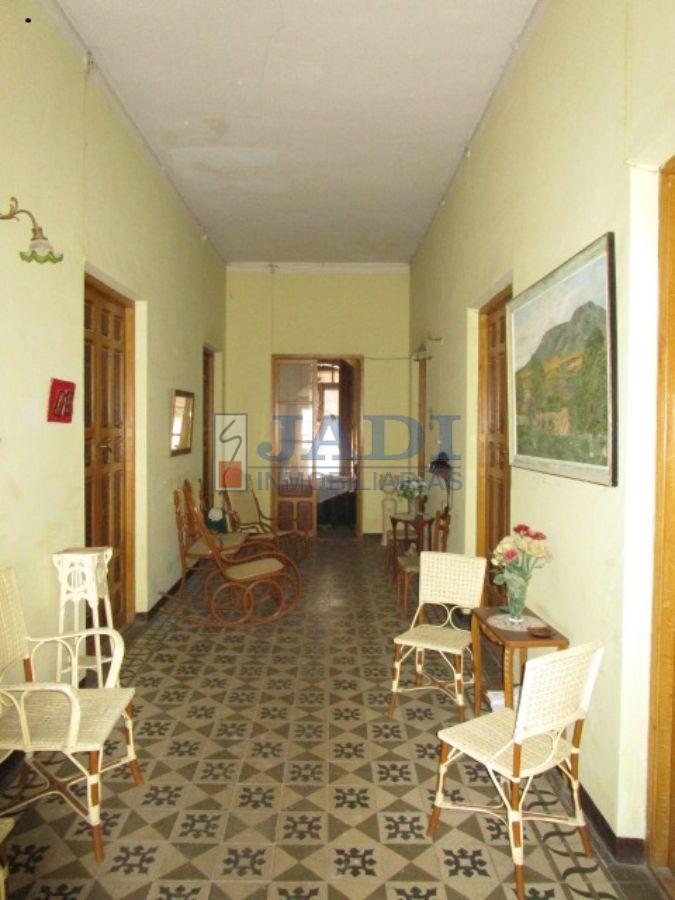 For sale of house in Valdepeñas