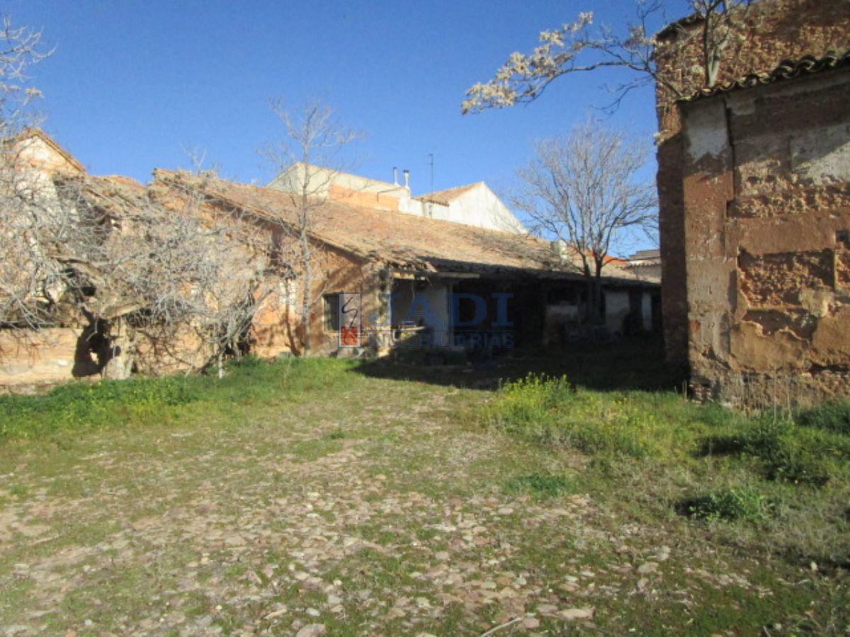 Venta de casa en Valdepeñas